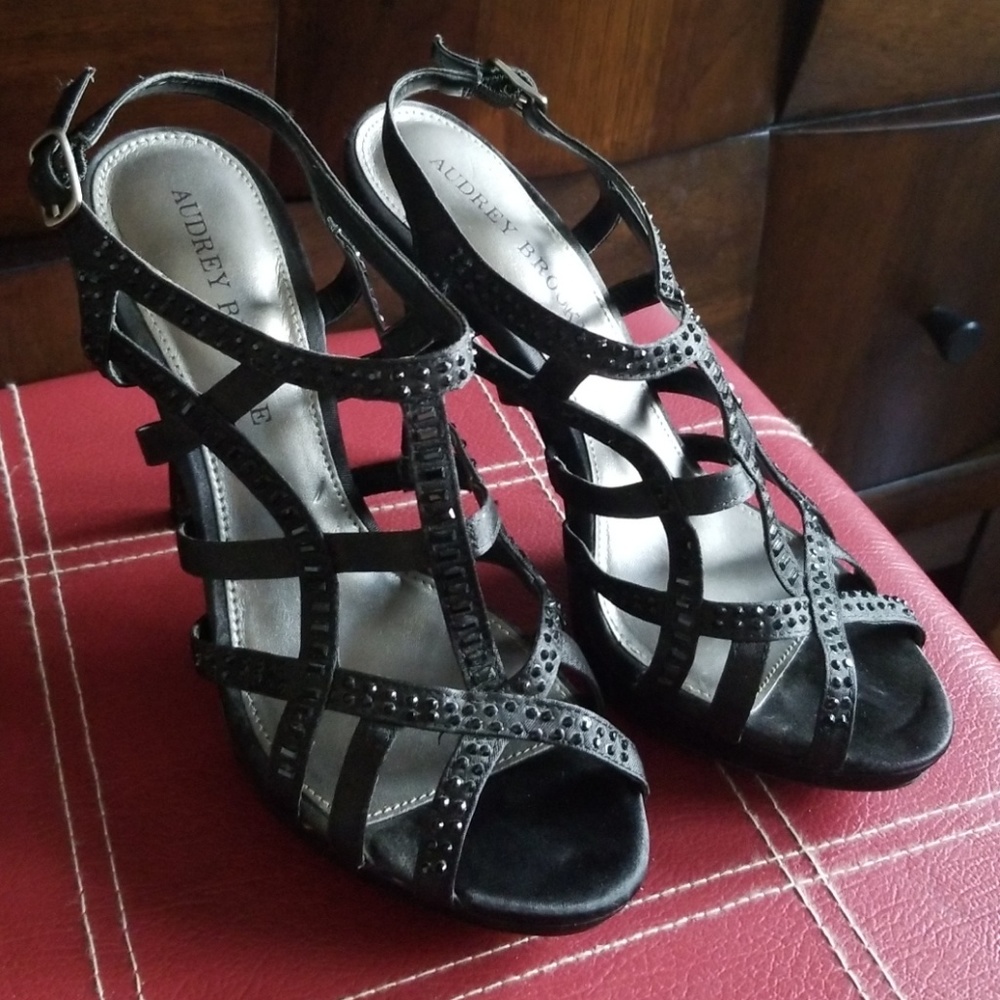 Audrey Brooke satin pumps